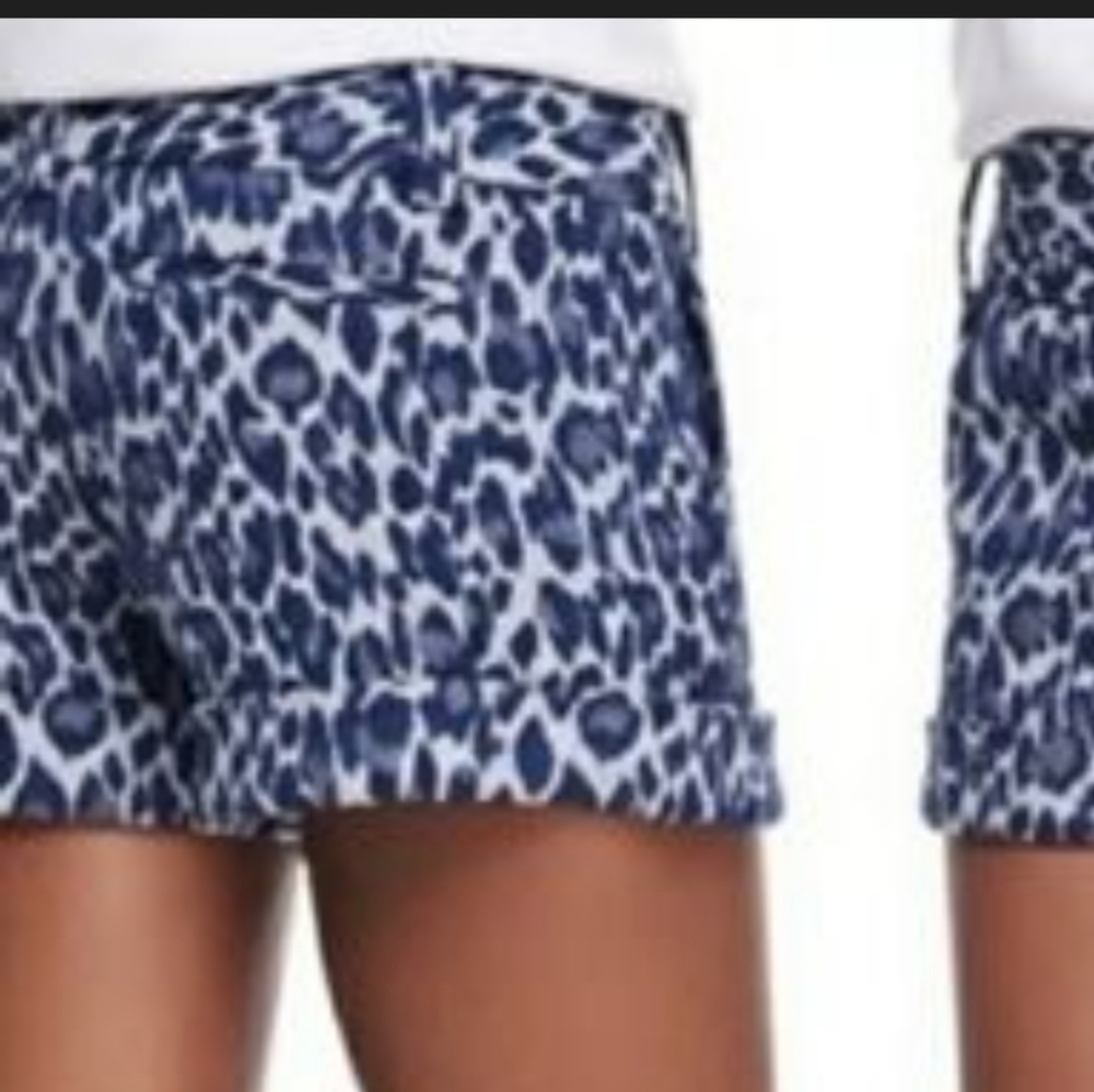 Alice + Olivia Cady Blue Leopard Jacquard Denim Cuffed Shorts - Picture 4 of 10